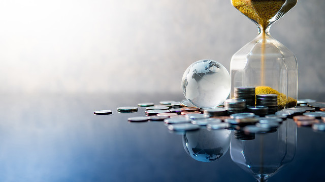 惊现“冰火两重天”，板块龙头闷杀跌停，这家外资券商却一度爆量封板