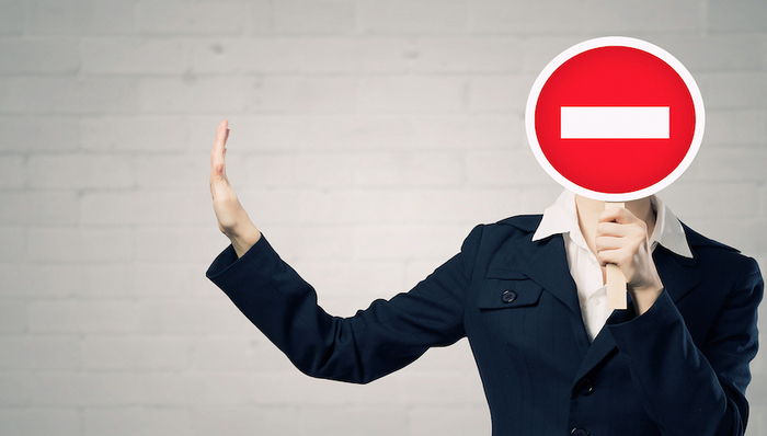 “罗生门”、涉黑、骗贷入股…银保监会点名9家重大违规股东，涉及这7家金融机构