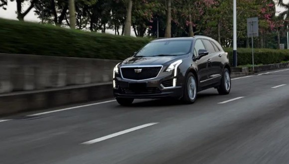 轱辘试驾|同是“西装革履”，看凯迪拉克XT5如何诠释美式格调