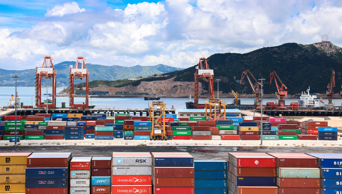 中国八大港口外贸集装箱吞吐量回升，仍有大量集装箱滞留海外