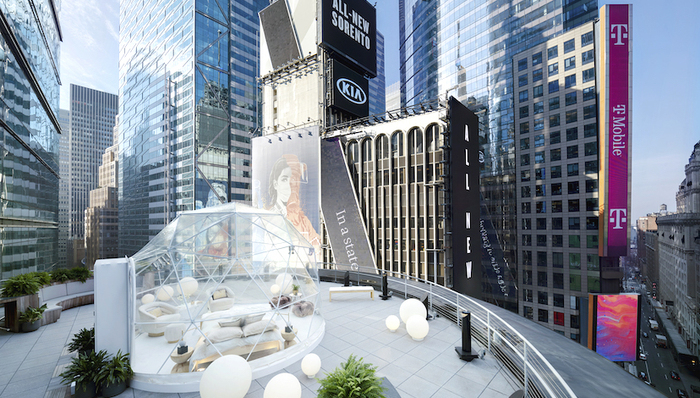 在纽约时代广场睡一晚，新房东玛丽亚·凯莉为你打造惊喜跨年夜