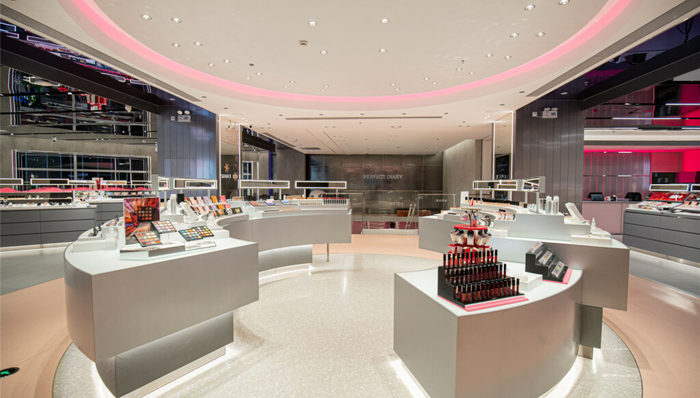 完美日记“出海”新动作：在新加坡建实验室