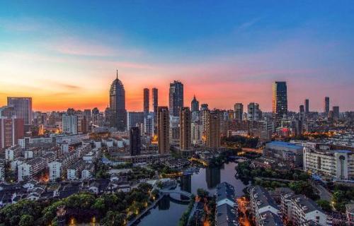 高速公路网,现浇施工,营业线,预制架设,四纵三横,新线,光明日报,中铁四局,,,大广