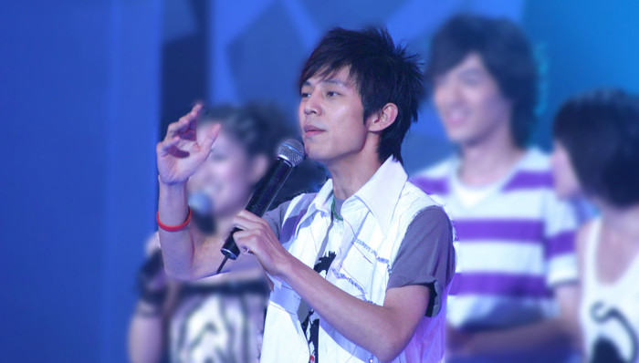 明星与资本：“何炅翻车”体现出怎样的应援文化？