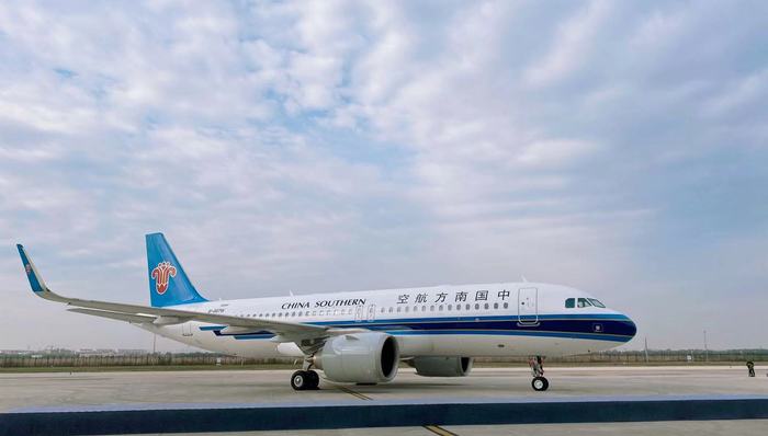 南航“最美机长”突发疾病离世，曾执飞航班遇险安全迫降