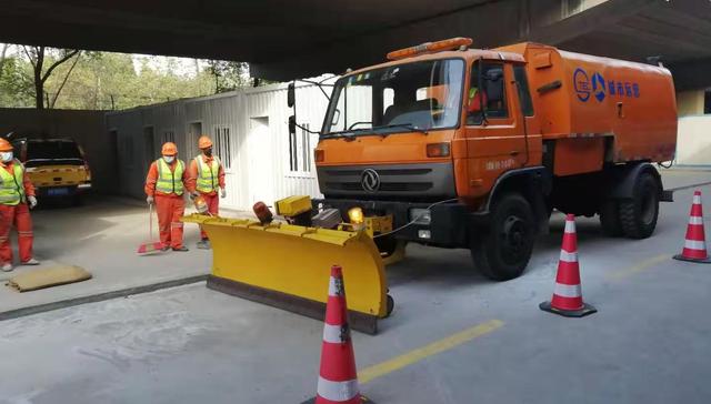 霸王级寒潮,上海市道路养护,轮岗值班,应急抢险