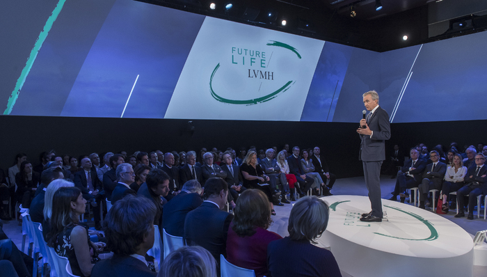 疫情冲击下，LVMH集团董事主席身价翻倍