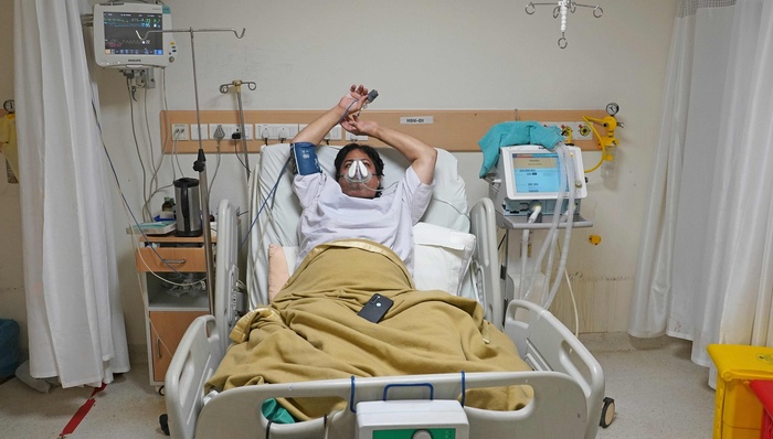 新冠疫情发生期间，公众知情权与患者的隐私权该如何平衡？