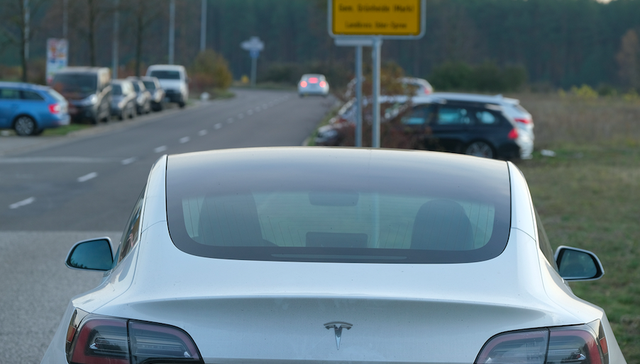 美国管理机构发布特斯拉意外加速事件调查结果：“踏板应用不当”所致