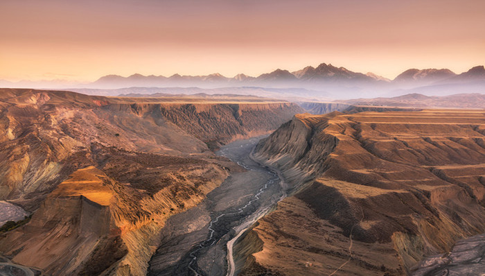 锂价持续走高，谁最受益？| 涨价潮谁受益⑧