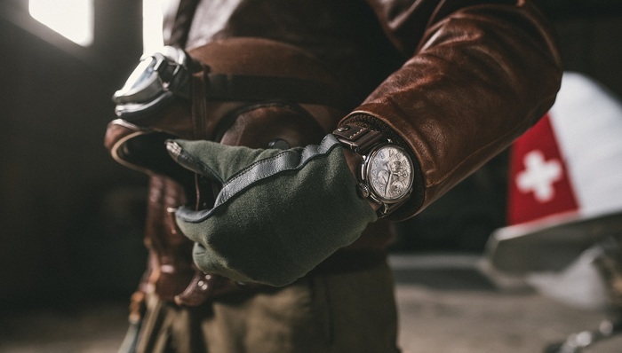 【是日美好事物】真力时飞行员腕表全球限量发售，PRADA腋下包有新材料版本