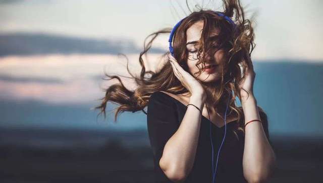 叫醒「耳朵」，腾讯全军出击？