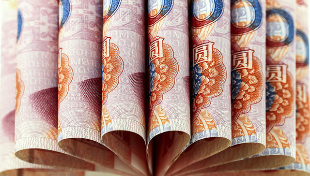 人均可支配收入,人均消费,价格因素,消费支出,实际增长,农村居民,城镇居民,增速,中位数,比上年