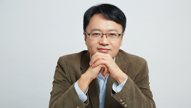 【专访】施展：封装式思维、准熟人社会，以及技术时代的《破茧》之道