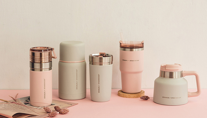 【是日美好事物】星巴克灰粉色春日联名，Prada木柄帆布托特包