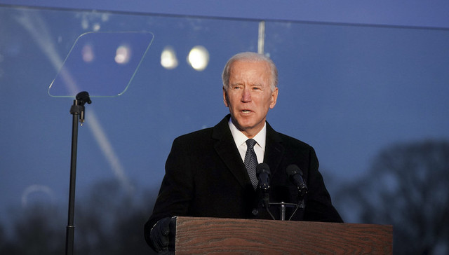 检阅军队、公墓献花、签行政令：拜登就职首日全行程出炉