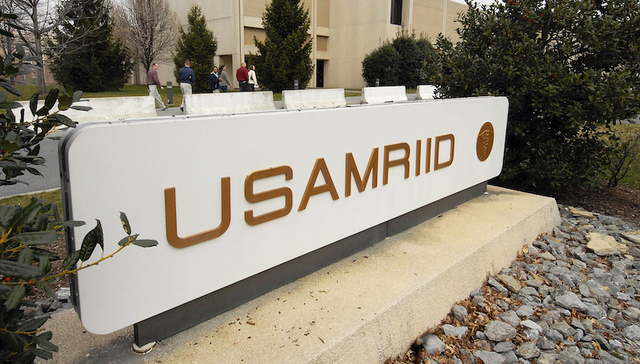 研究细菌战、吐真剂，美国德特里克堡生物基地到底是什么来头？