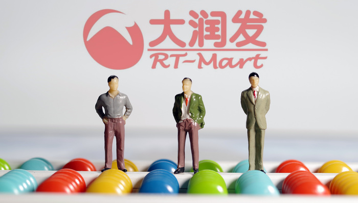 大润发、盒马旗下两个盒小马“打架”，阿里新零售意欲何为？