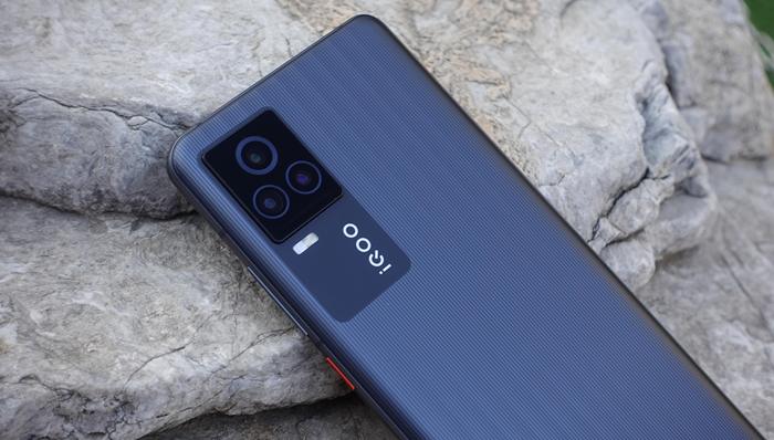 骁龙888+120W闪充，顶级配置下的iQOO 7手机能有多“硬核”？