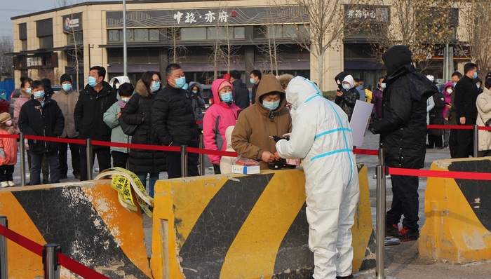 新冠病毒检测中，为什么有时还需要用到“肛拭子”？