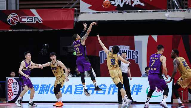 CBA俱乐部平均收入损失3000万，下季工资帽再压缩