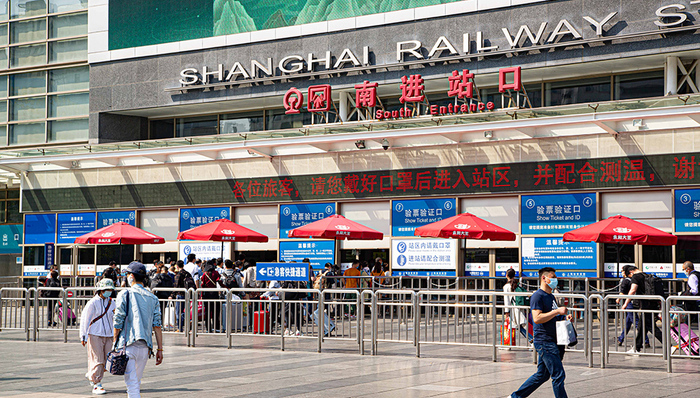 铁路春运客流下调27%，部分高铁停运