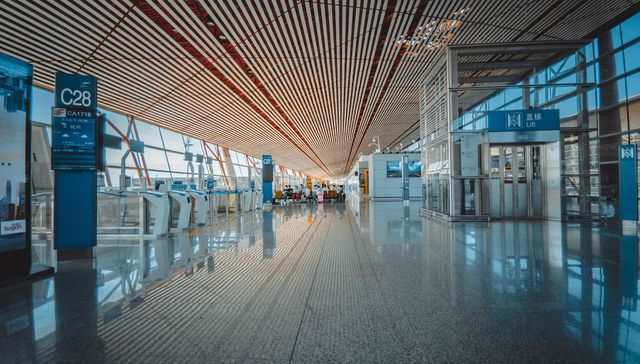 春运首日显“冷清”，全国客运航班取消达半数