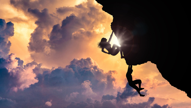 黄益平：今年经济形势好于去年，但要高度关注疫情“后遗症”