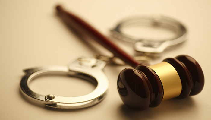 吉林银行原副行长杨盛忠因贪污、受贿案一审被判20年，并处罚金200万元