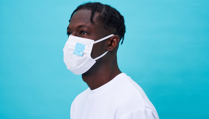 【是日美好事物】能除口臭等口罩贴纸，被抢购的RV闪亮方扣手机链条包