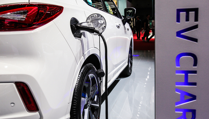 上海公布最新新能源汽车实施办法，2023年全市插混、增程式不再享受专用牌照发放