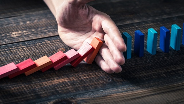 台基股份,跨界并购失败,影视,业绩对赌,业绩补偿