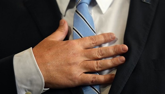 领带的政治：是“殖民套索”、男子气概象征还是地位符号？