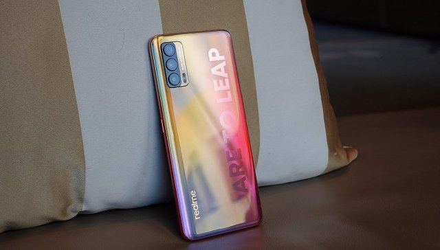 realme手机强攻中国市场，与小米、vivo等对战中高端领域