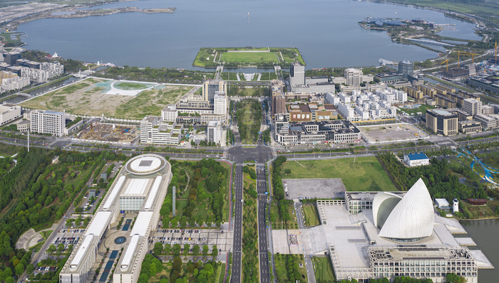 临港新片区，营商环境,特斯拉