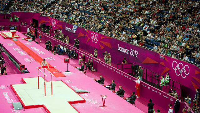 被控性侵等重罪的前美国体操队金牌教练自杀身亡，世界体坛暴力丑闻频出