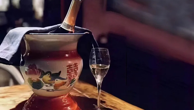 中国痰盂“出圈”，工厂一夜收10万个订单