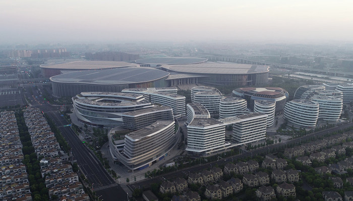 上海虹桥商务区,新定位,创新措施,保税物流中心,国际人才管理,国际开放枢纽,外资