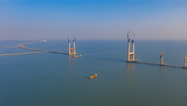 央行广州分行行长白鹤祥：建议成立粤港澳大湾区金融专责小组丨两会聚焦