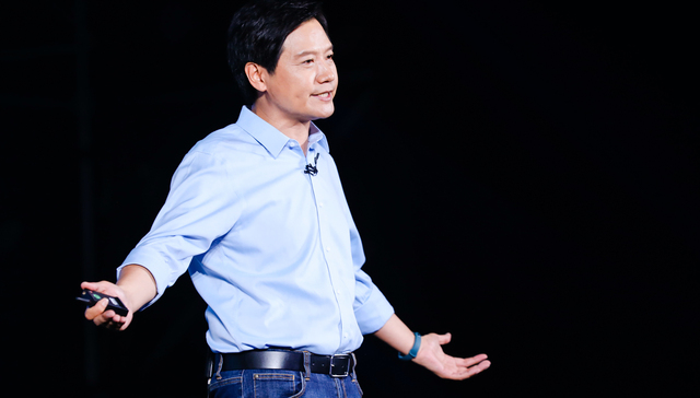 雷军：应推动老年人数字化服务尽快纳入国家信息化基础设施建设 | 两会聚焦