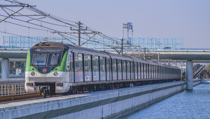 申通地铁,董事长,俞光耀,地铁运营,财务风险,上海声音,全国两会