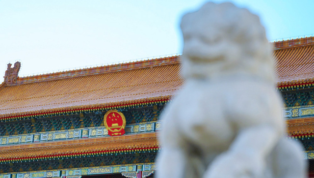 政策不急转弯，今年财政赤字率继续超过3%的“红线” | 两会聚焦