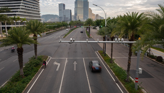 代表：全国交通罚款总额约3000亿元，清理不合理的“电子警察”｜两会聚焦