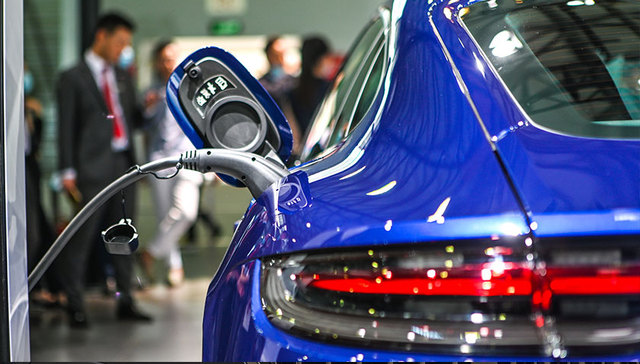 特斯拉卖“碳”狂赚16亿美元，国内汽车业何时引入碳交易？