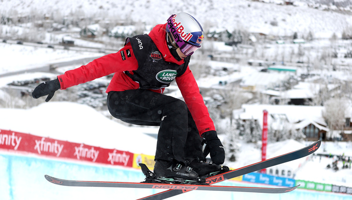 谷爱凌滑雪世锦赛带伤连夺两金，中国滑雪连创新纪录