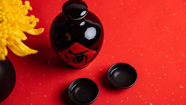 抱团股“风向标”白酒板块最新分析来了！积极信号频传，布局机会已现