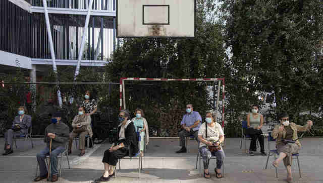 超美赶英，这个南美国家疫苗接种率为何能高居全球第4？