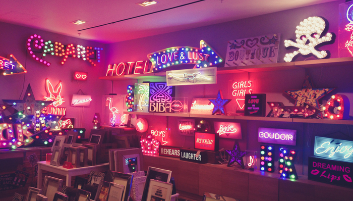 潮玩,盲盒,资本市场