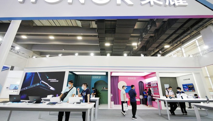 荣耀重启Magic系列搭载骁龙888，欲抢占华为高端市场