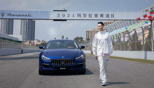 把陈伟霆都不愿下车的玛莎拉蒂开进赛道里，是种什么体验？
